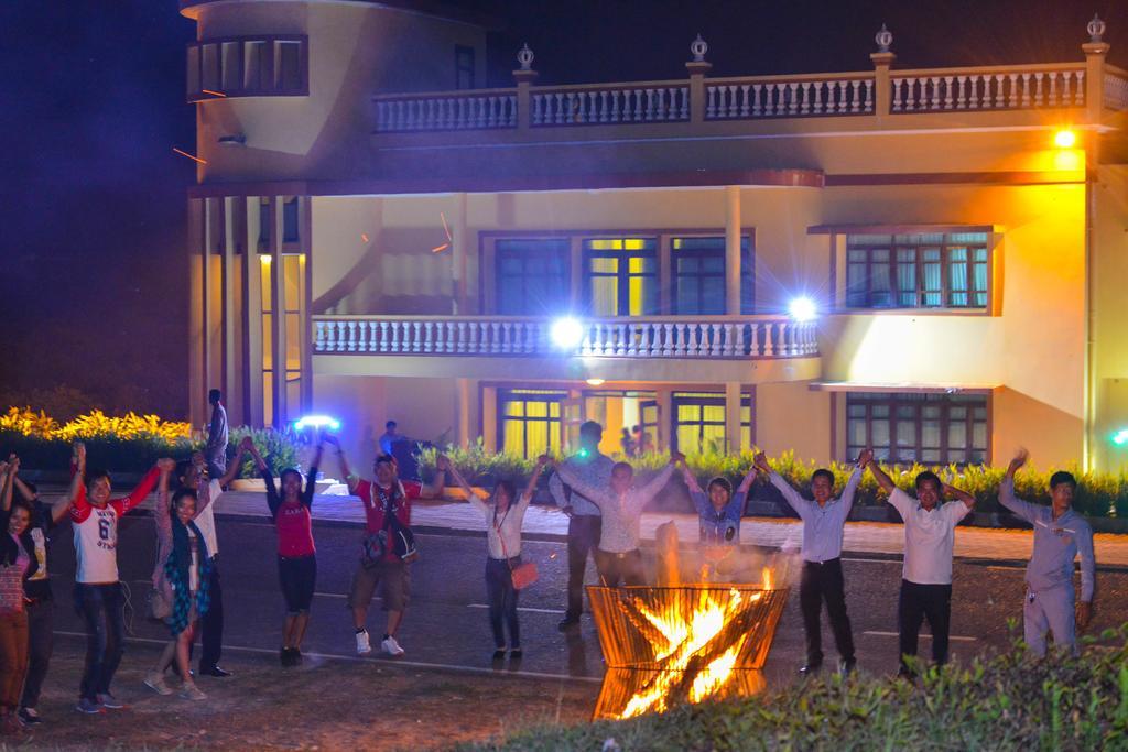 Thansur Sokha Hotel Kampot Exterior foto